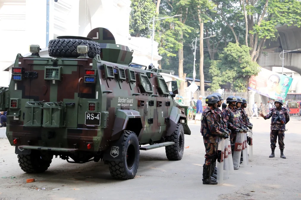 Dhaka Falls Silent as Awami League’s ‘Lockdown’ Brings Tight Security and Empty Streets