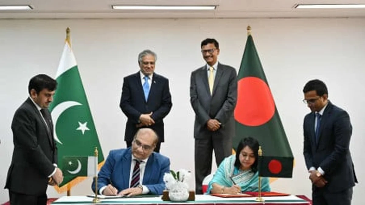Bangladesh Resets Foreign Policy, Elevates Pakistan to Top Diplomatic Priority