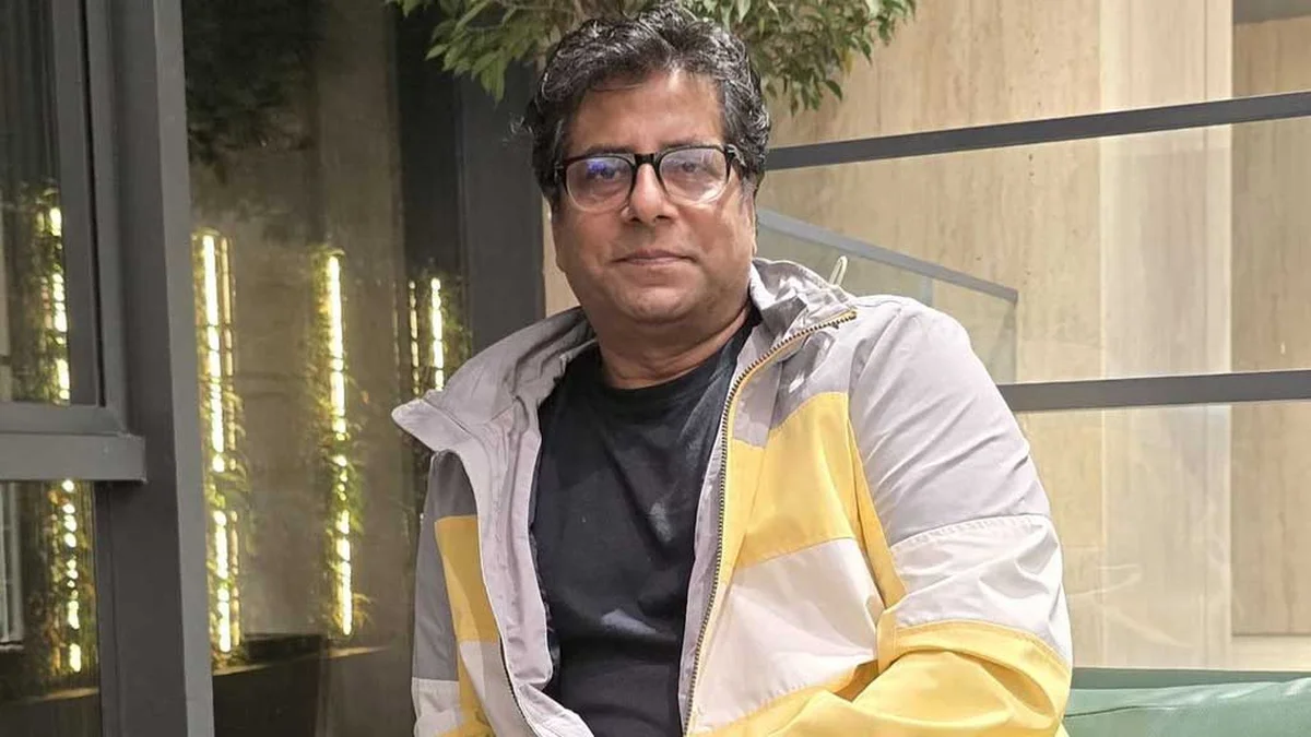 Journalist Anis Alamgir Taken to DB Office for ‘Questioning’