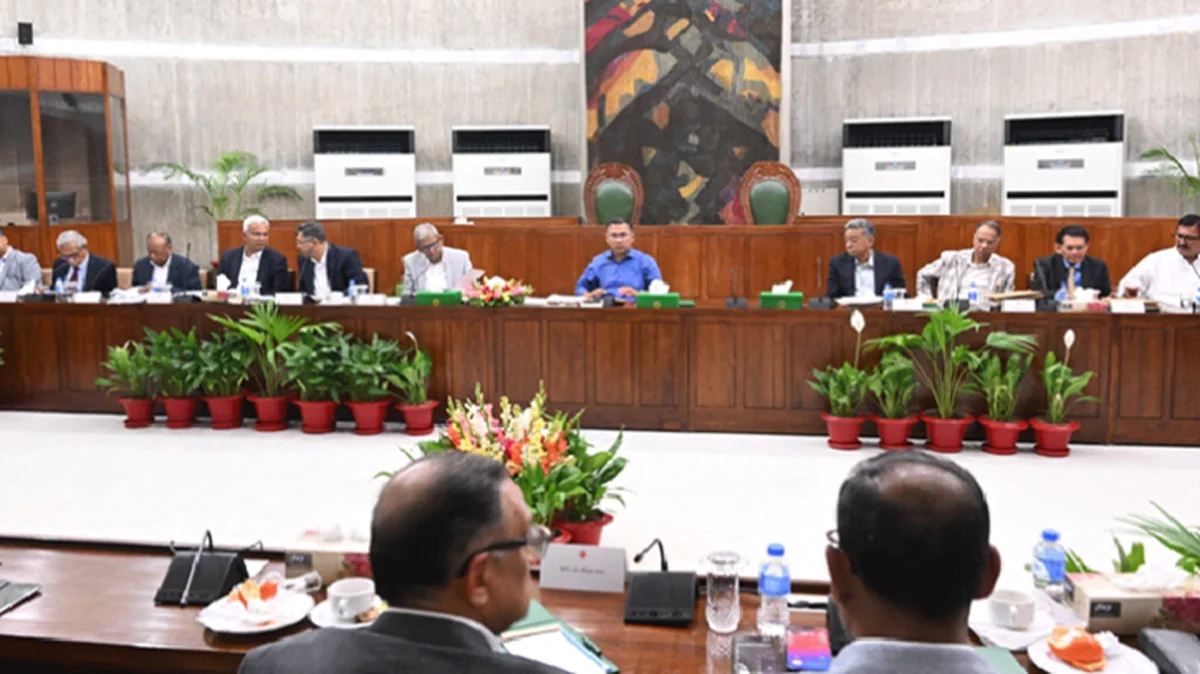 Energy Crunch Forces Bangladesh to Shorten Office Hours, Limit Shop Hours