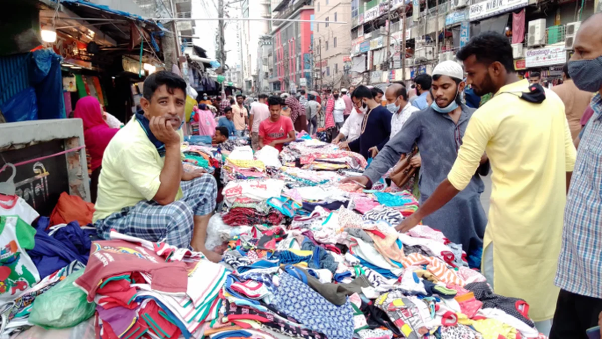 DMP Orders Clearance of Dhaka Footpaths by March