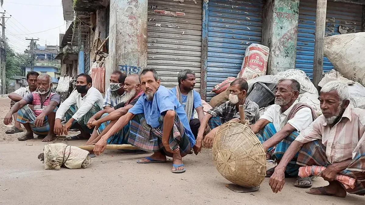 Instability Fuels Poverty Surge in Bangladesh | Asian Lite Report Criticizes Yunus Government